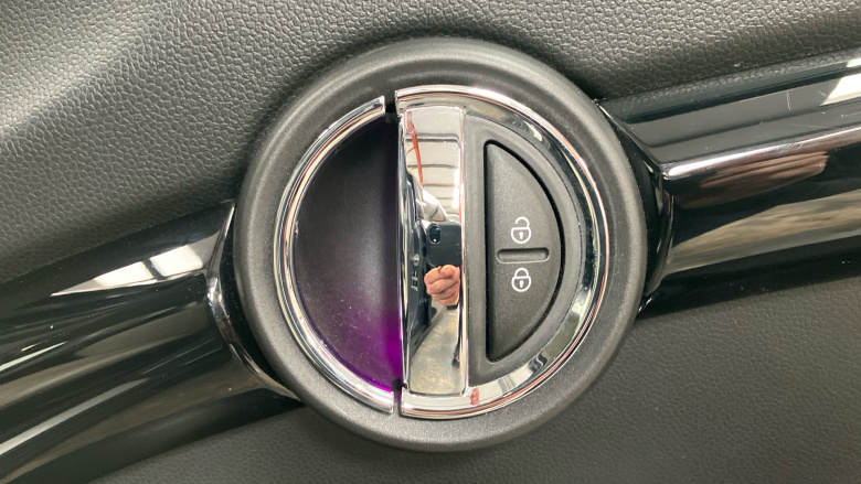 MINI Hatchback 2.0 Cooper S Exclusive II 5dr Auto [Comfort/Nav] Petrol Hatchback